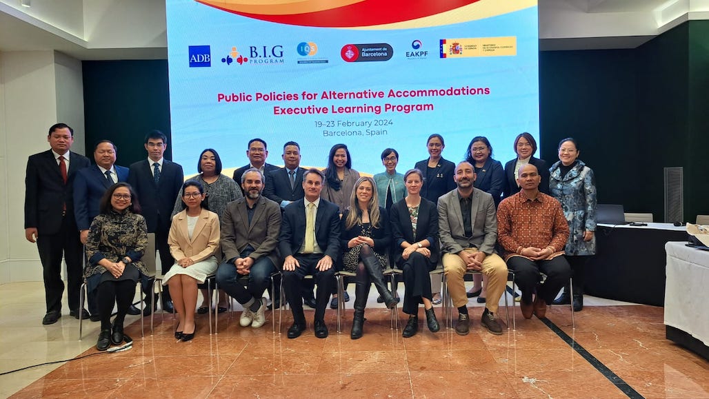 Group photo from the executive learning program. Photo credit: ADB.