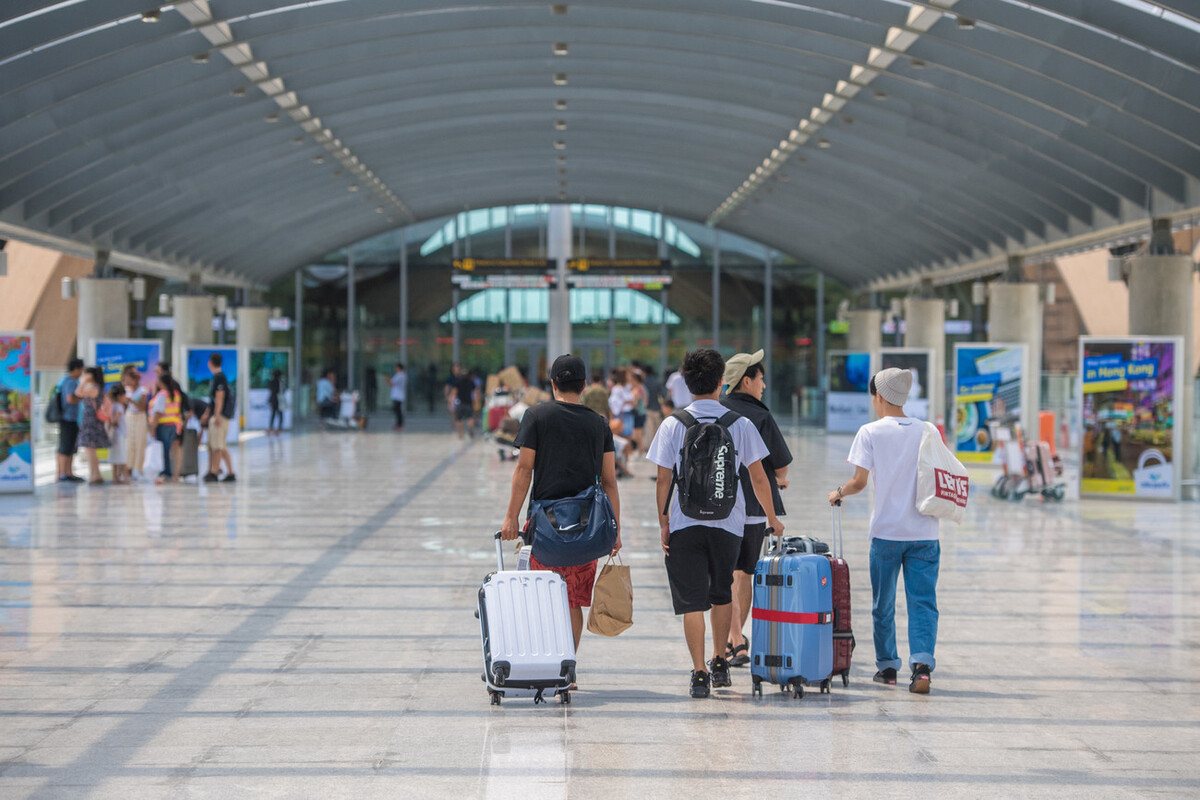 Offering nonstop services between secondary destinations, such as Cebu−Kota Kinabalu and Makassar−Kota Kinabalu, could boost intra-Southeast Asian passenger traffic and tourism. Photo credit: ADB.