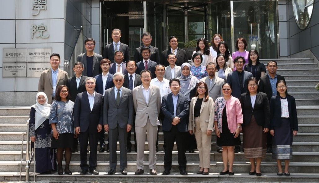 Harnessing Big Data and AI Solutions in the New Normal training program in Seoul