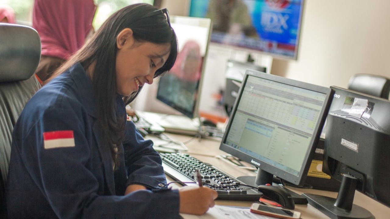 Big data applications can help provide a better understanding of the skills gap as well as address the mismatch between skills and jobs though tailored learning and better job matching. Photo credit: ADB.