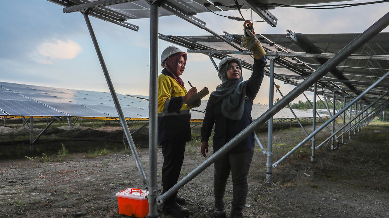 Protecting intellectual property rights is essential in the transfer of sustainable technologies to developing countries. Photo credit: ADB.