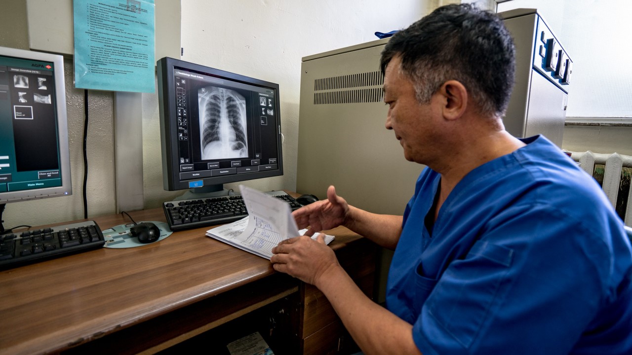 The cloud offers healthcare providers the agility to evolve rapidly, innovate, and reduce complexity in a scalable and cost-effective way. Photo credit: ADB.