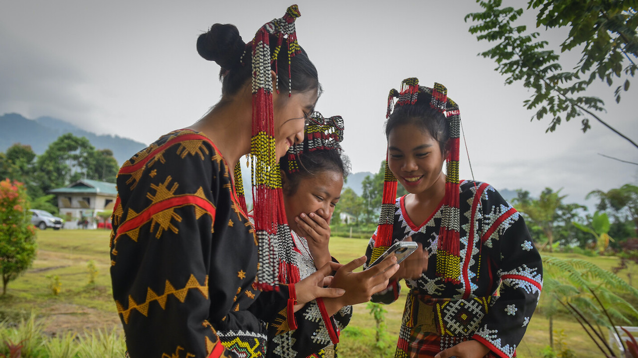 Despite Southeast Asia’s youthful population, with 380 million people under the age of 35, many still lack essential digital skills. Photo credit: ADB.