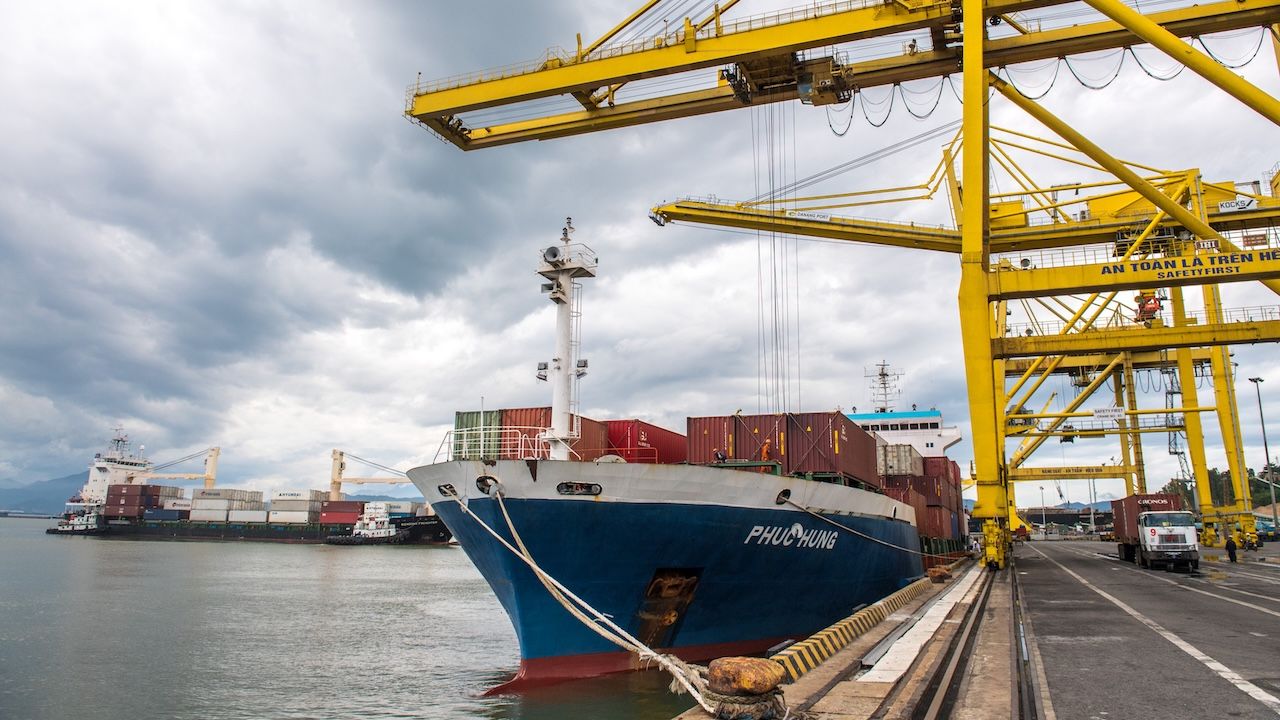 Ports are significant contributors to greenhouse gas emissions and face mounting pressure from climate risks, regulatory complexity, and growing stakeholder expectations. Photo credit: ADB.