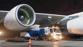 Scaling up the production and supply of sustainable aviation fuel is critical to the decarbonization of the global air transport sector. Photo credit: iStock/aapsky.