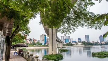 Although cities provide fertile ground for investment in nature-based solutions, very little blended finance is currently being directed to urban projects in emerging markets. Photo credit: ADB.