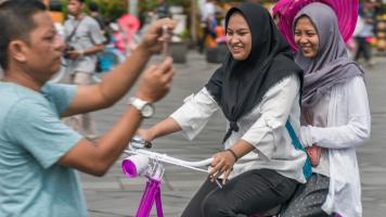 Adopting smart tourism is in line with ASEAN's commitment to boost digital skills among tourism destination managers and use digital technologies to foster more competitive, inclusive, and sustainable tourism. Photo credit: ADB.