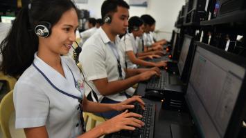 Most employers in Bangladesh, India, Indonesia, and the Philippines now consider digital skills such as proficiency with collaboration tools or basic internet skills for commerce as essential workplace skills. Photo credit: ADB.