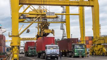 The ASEAN Customs Transit System is expected to ease customs transit procedures among participating countries. Photo credit: ADB.