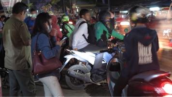 Commuting at night for women does not need to be risky. Photo credit: Pulse Lab Jakarta.