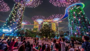 Light and sound show at Gardens by the Bay. Singapore serves as the benchmark for smart destinations in the region because of its high level of digitalization. Photo credit: iStock/kitzcorner.