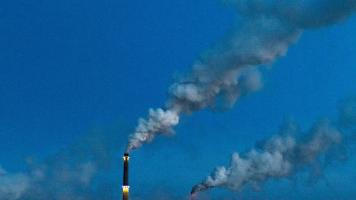 Air pollution remains one of the region’s most urgent public health and environmental challenges, yet it also presents one of the greatest opportunities for collaboration by delivering climate gains and cross-sectoral co-benefits across economies. Photo credit: ADB.