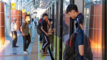 Asia is in the cusp of a major economic pivot, with nearly 1 billion people expected to join the middle class by 2035. Photo credit: ADB.