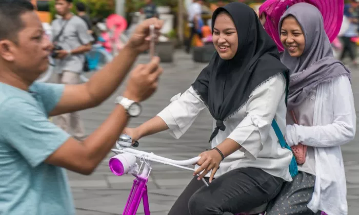 Adopting smart tourism is in line with ASEAN&apos;s commitment to boost digital skills among tourism destination managers and use digital technologies to foster more competitive, inclusive, and sustainable tourism. Photo credit: ADB.