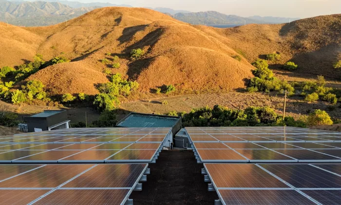 The Malalison Island solar photovoltaic hybrid power plant consists of a 50-kilowatt photovoltaic system with 273-kilowatt-hour lithium‑ion batteries and a 54-kilowatt diesel back‑up generator designed to produce 200 kilowatts power, around the clock. Photo credit: Courtesy of the Energy Sector Office, ADB.