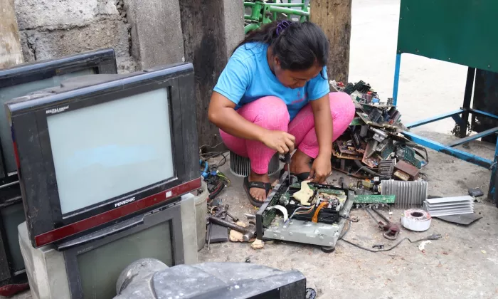 The project sought to help those in the front lines dealing with electronic waste to make a decent living with safe working conditions from what could be a lucrative sector for waste management globally. Photo credit: UNIDO.