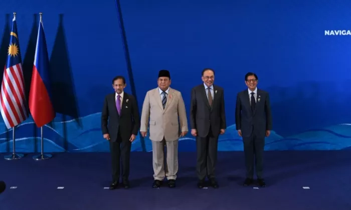 From left: Sultan Haji Hassanal Bolkiah and Yang Di-Pertuan of Brunei Darussalam, Indonesia President Prabowo Subianto, Malaysia Prime Minister Dato’ Seri Anwar Ibrahim, and Philippines President Ferdinand Romualdez Marcos.