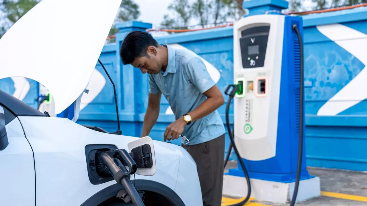 Battery charging station. Photo credit: ADB.
